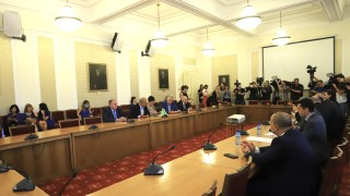 Добромир Живков: БСП и вероятно ГЕРБ или ДПС ще решат съдбата на кабинета