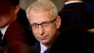 Министър председателят с покойния бизнесмен Алексей Петров с цел случване на