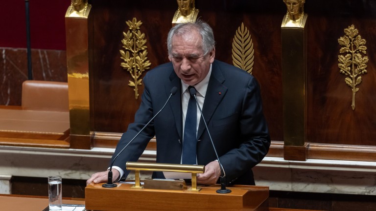 Френският премиер иска вот на доверие от парламента