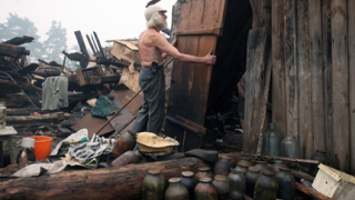 Наши огнеборци гасят пожарите в Русия