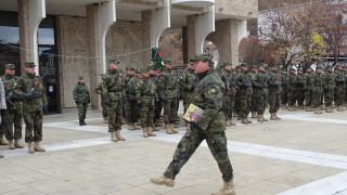 За първите четири месеца за вакантни длъжности в армията са