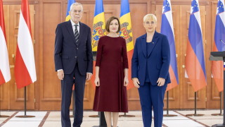 Кучето на президента на Молдова Мая Санду ухапа австрийския й