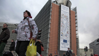 EK разкритикува страните членки, не действат за справяне с мигрантите