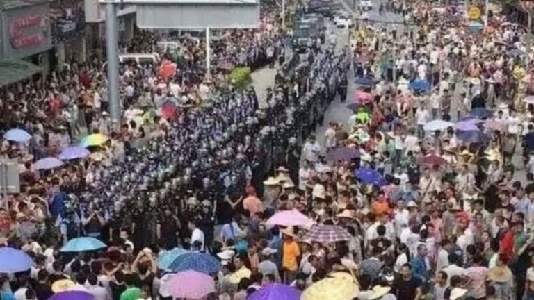 Хиляди китайци протестираха в град Лубу срещу завод за боклук