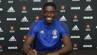 Манчестър Юнайтед обвърза с нов договор втори млад играч в