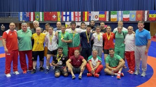 Георги Вангелов се окичи с титла а борците ни взеха