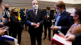 Франция няма да облекчава мерките и през януари Причината е