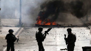 Един израелски войник беше убит а друг тежко ранен при