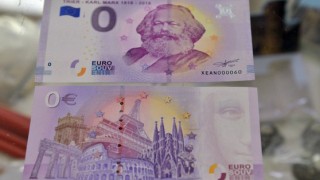 Над 100 хиляди сувенирни банкноти с нулева номинална стойност с