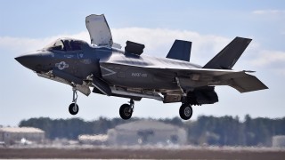 Супер изтребителите F-35 спряха да летят