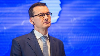 Полският министър председател осъжда расистката атака след като израелец наплю полския