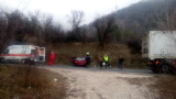 Катастрофа на Подбалканския път прати двама в болница 