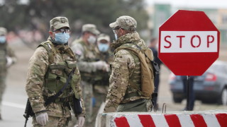 Грузинският премиер Георге Гахария обяви национален полицейски час започващ утре