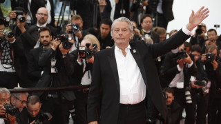Ален Делон получи в Кан почетна Златна палма за цялостен