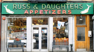 Нюйоркският магазин Russ amp Daughters е издържал на много предизвикателства