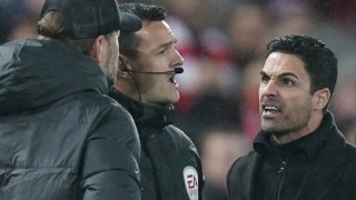 Телевизионният водещ и популярен фен на Арсенал Пиърс Морган реагира