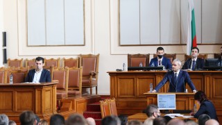 Българите имат по голямо доверие на лидерът на Възраждане Костадин Костадинов