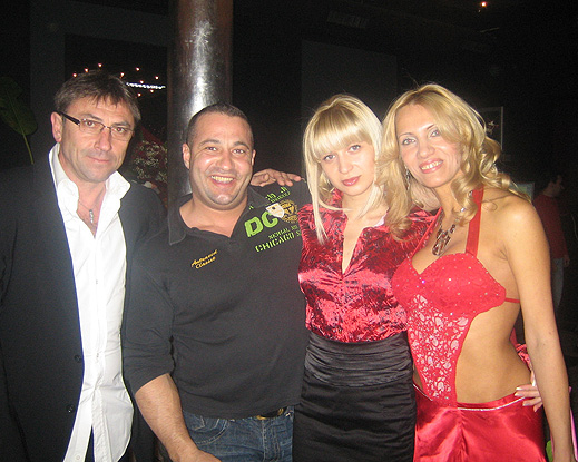 Рожден ден събра Гибона с Камелия Воче