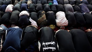 Френските власти ще попречат на мюсюлманите в предградие в северната
