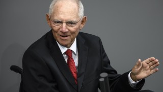 Твърдолинейният финансов министър на Германия Волфганг Шойбле напуска поста си