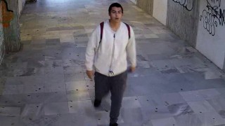 Полицията издирват младеж