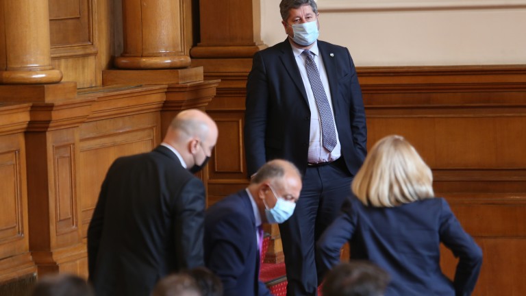 Христо Иванов призова БСП: Забавете връщането на мандата!