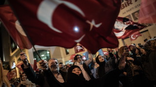 В Турция и управляващи и опозиция твърдят че са спечелили