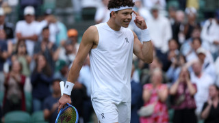 Успех за Шелтън на старта във Вашингтон