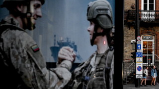 Съюзниците от НАТО постигнаха в понеделник споразумение относно регионалните планове