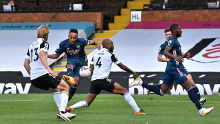 Мениджърът на Фулъм Скот Паркър предупреди своите играчи да забравят за