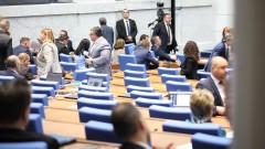 Депутатите се захванаха с промените в Закона за пощенските услуги