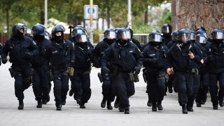 С десетки ранени и арестувани приключиха вчерашните протести в германския град
