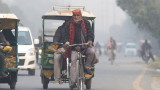  Пакистан употребява неестествен дъжд за битка със смога 