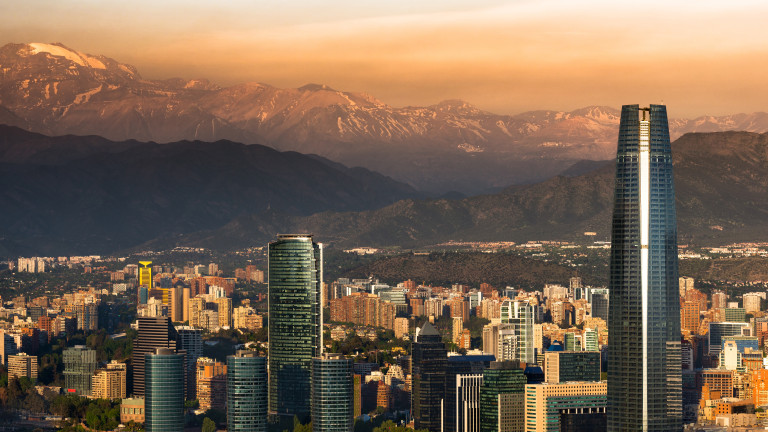 Земетресение разлюля чилийската столица Сантяго в ранните часове на днешния