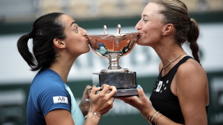 Представителките на домакините Кристина Младенович и Каролин Гарсия спечелиха титлата