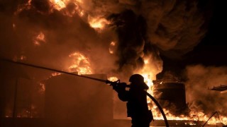 Отломки от дрон предизвикаха пожар в нефтопреработвателната рафинерия Афипски в