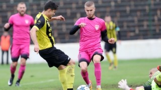 ЦСКА днес обяви че с отбора ще тренира левият бек