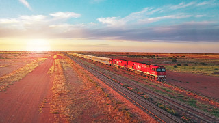 Влакът The Ghan свързва севера и юга на австралийския континент
