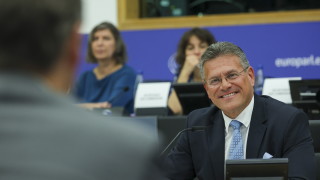 Европейският парламент одобри и Вопке Хукстра за новото лидерско дуо