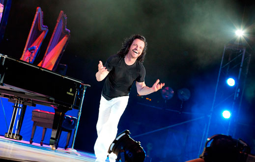 Феноменът YANNI идва в София с 35 музиканта от 11 държави