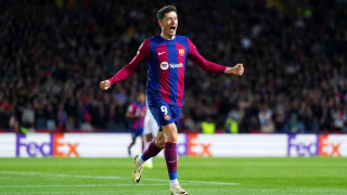 Голмайсторът на Барселона Роберт Левандовски може да премине в друг