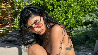 Миа Халифа е от популярните личности които не се свенят