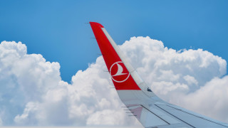 Пътник на борда на самолет на Turkish Airlines починал по