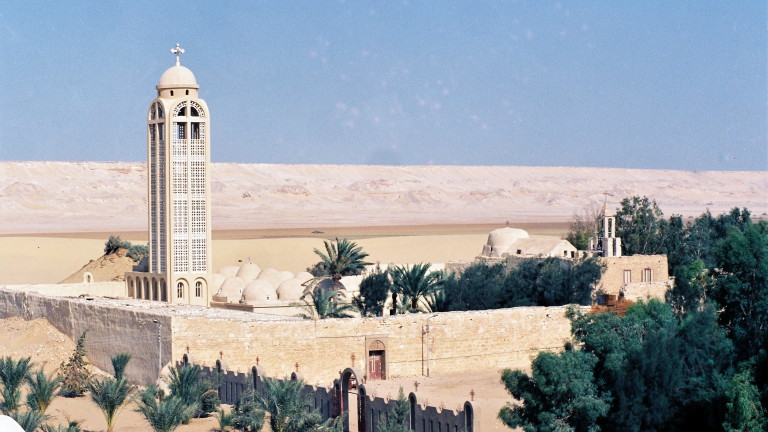 Най-малко 7 загинали християни при нападение на ислямисти в Египет