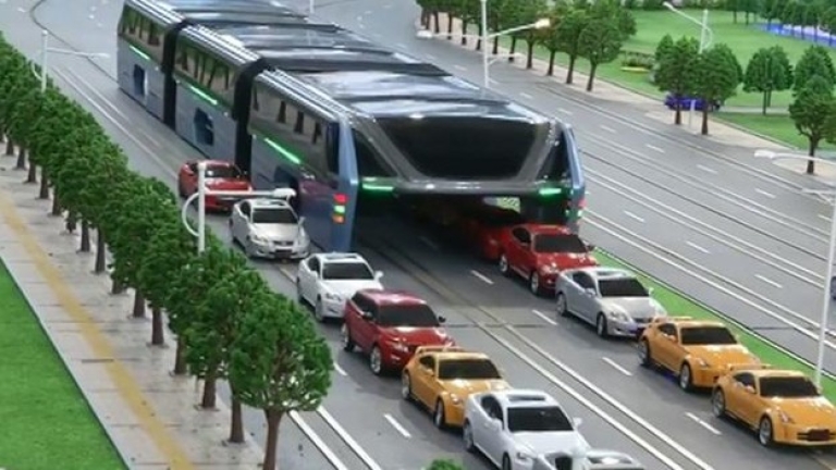 Китай показа автобуса на бъдещето (ВИДЕО)