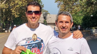 Бившият нападател на Нефтохимик Антон Спасов направи ценен подарък на