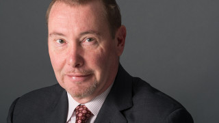 Кралят на облигациите Джефри Гъндлах отпразнува 10 години на своя