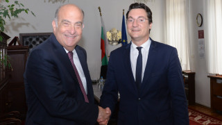 Служебният министър Крум Зарков е провел среща с новоназначения посланик