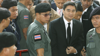 Съдят бившия премиер на Тайланд за убийство