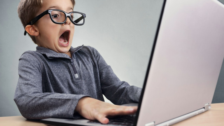 Предлагат праг от 13 години за детски профили в интернет 